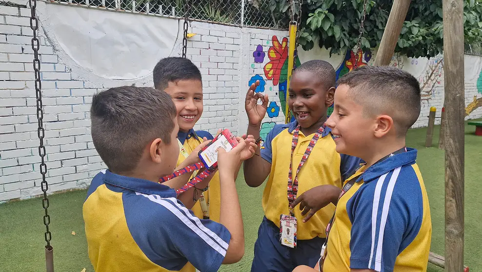 Estudiantes Colegio Apostol 12