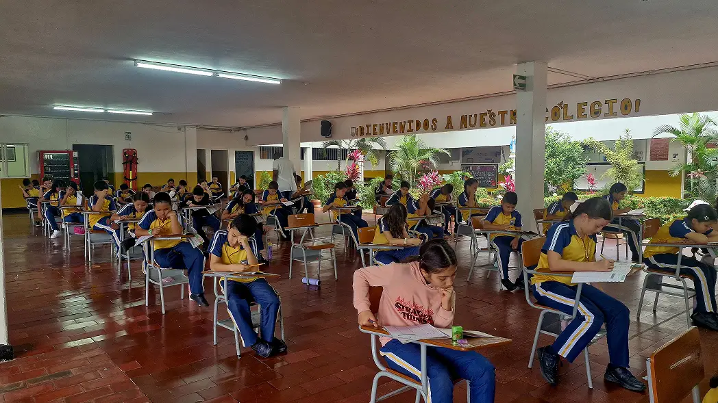 Estudiantes Colegio Mayor Santiago de Cali 1